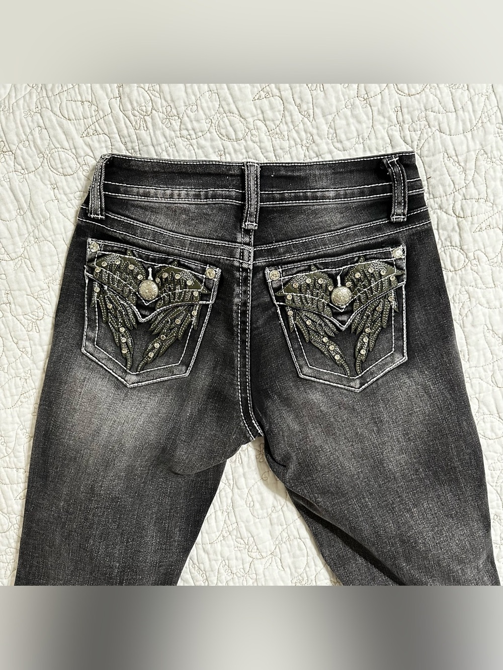 Womens Black Boot Cut Jeans with Embellished Back Pockets size 5!